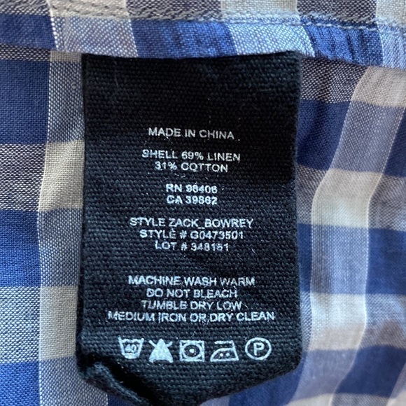 Theory linen blend blue check button down blouse. Long sleeves with cuffs. Med
C - Picture 8 of 8